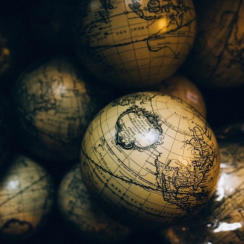 locr geomarketing blog bild locr geoservices and maps blog image globes