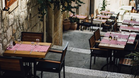 chairs-1867099_m